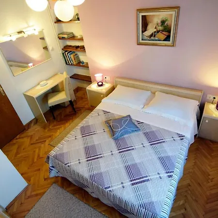 House Zlatna *