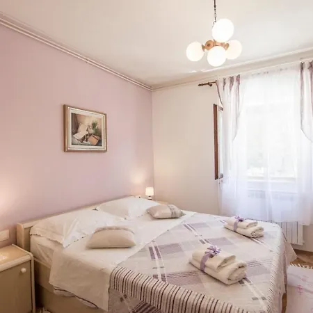 度假居 House Zlatna *
